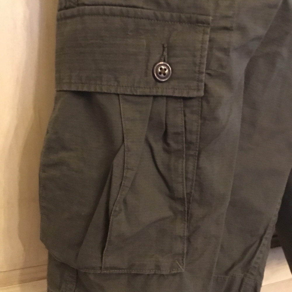 Dockers Men’s Green Cargo Shorts Size 36 - Picture 4 of 6